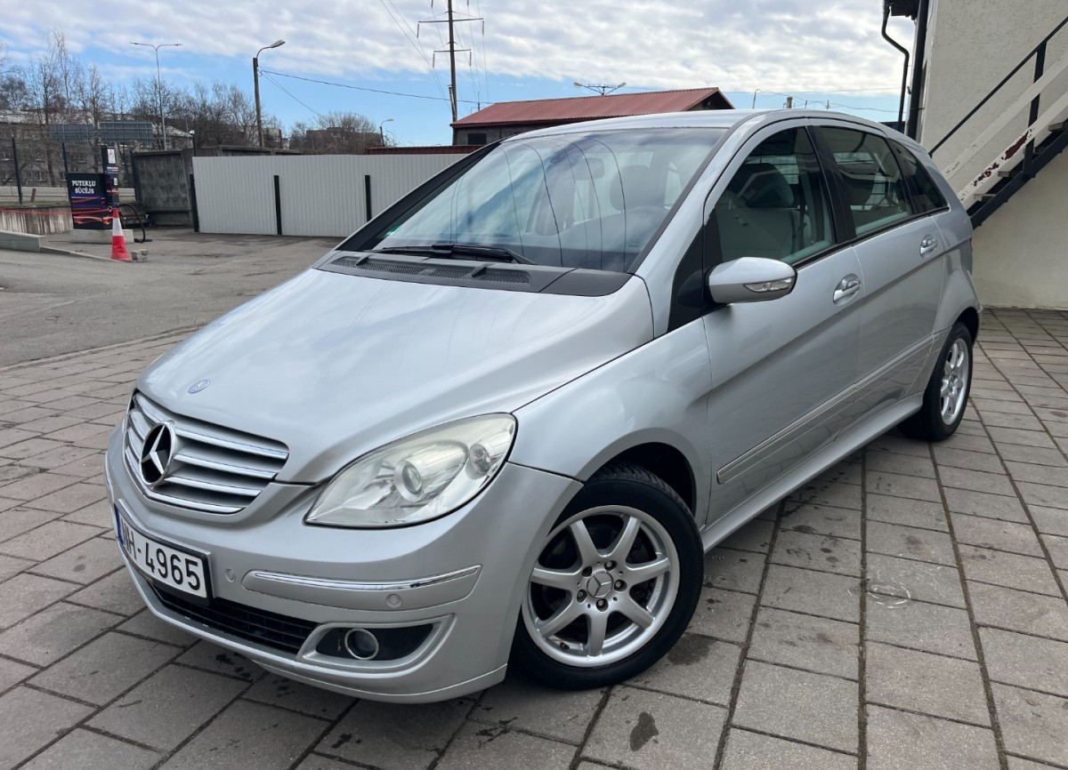 Mercedes-Benz B200