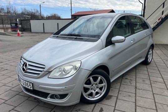 Mercedes-Benz B200