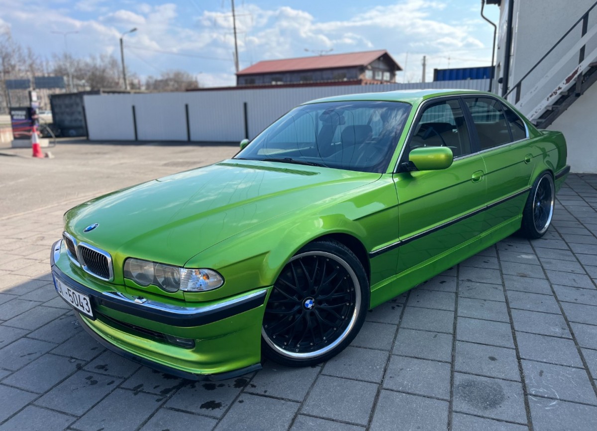 BMW 730