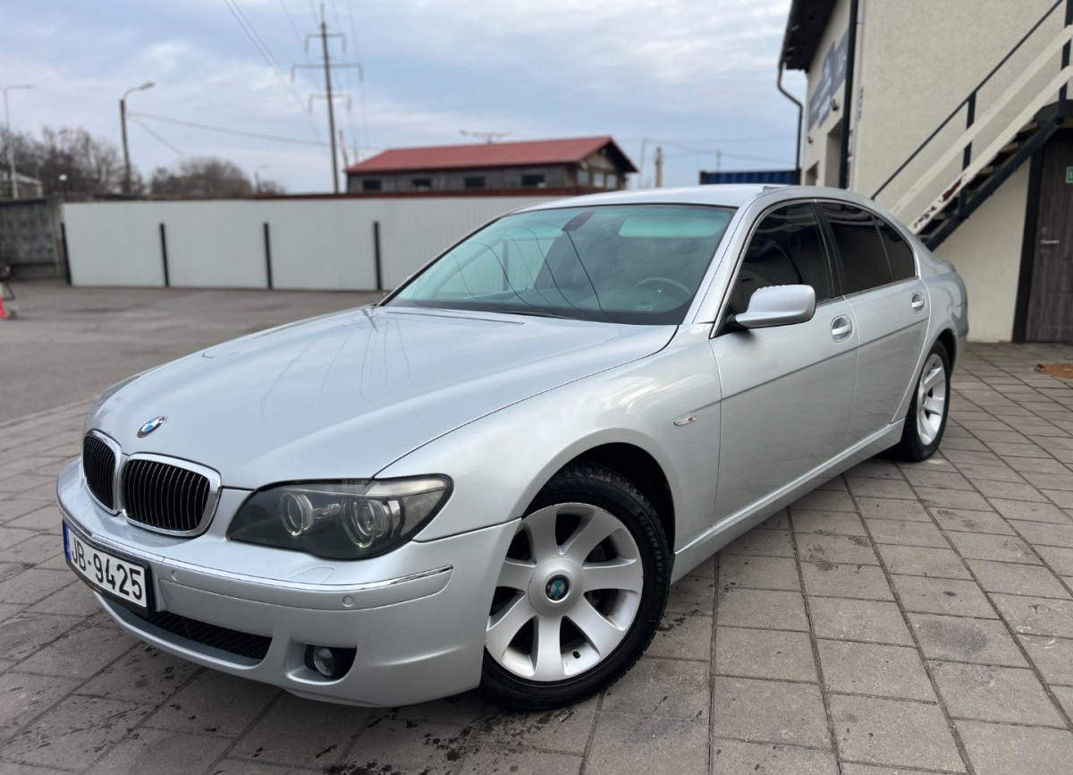 BMW 730