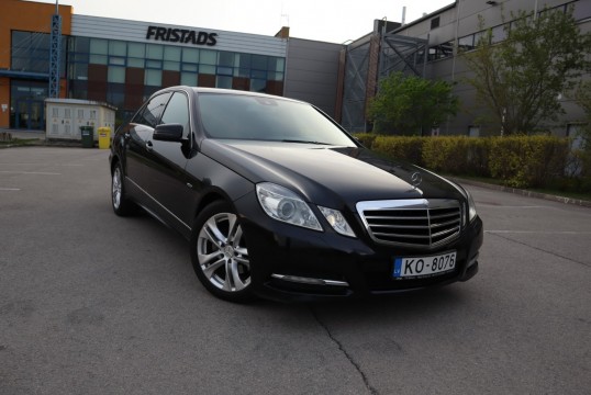 Mercedes-Benz E200