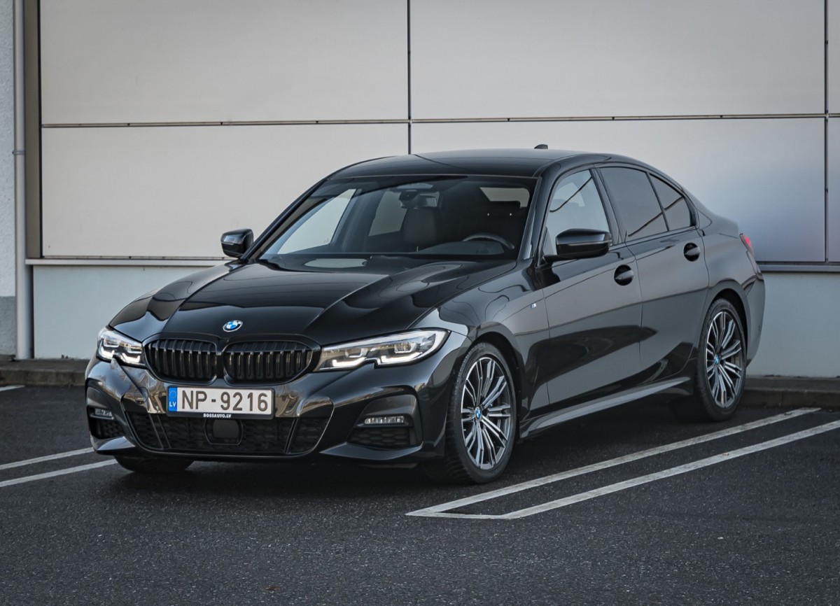 BMW 330