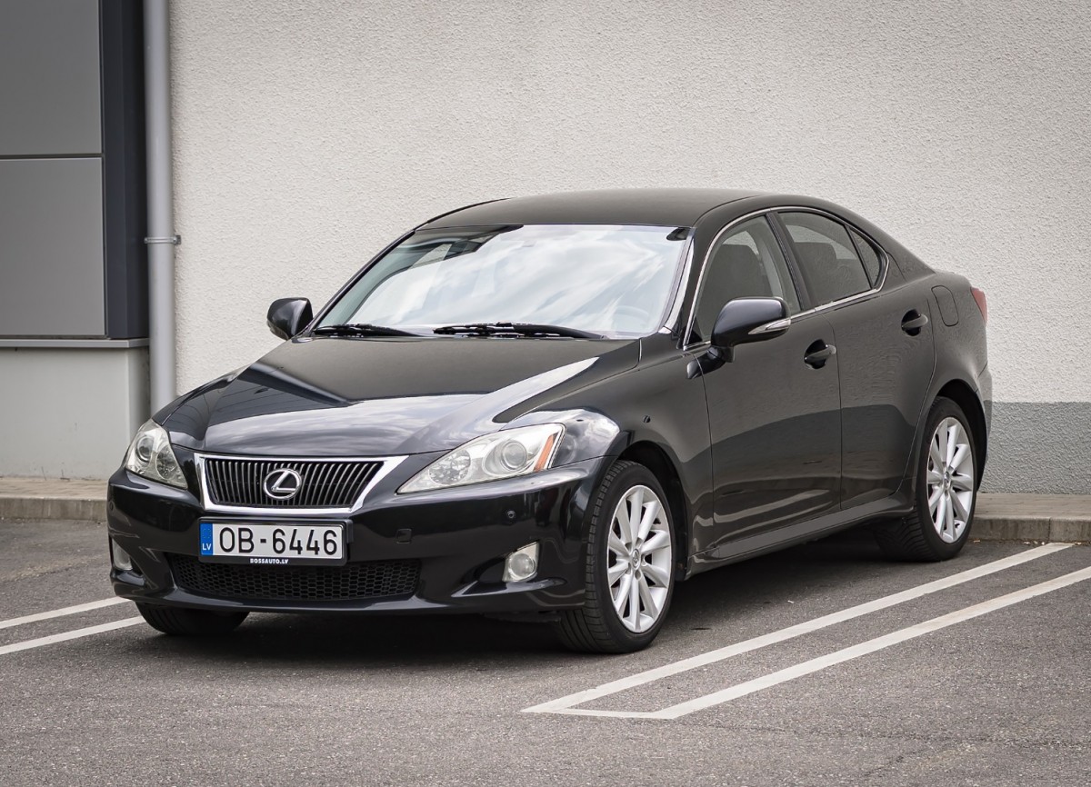 Lexus IS