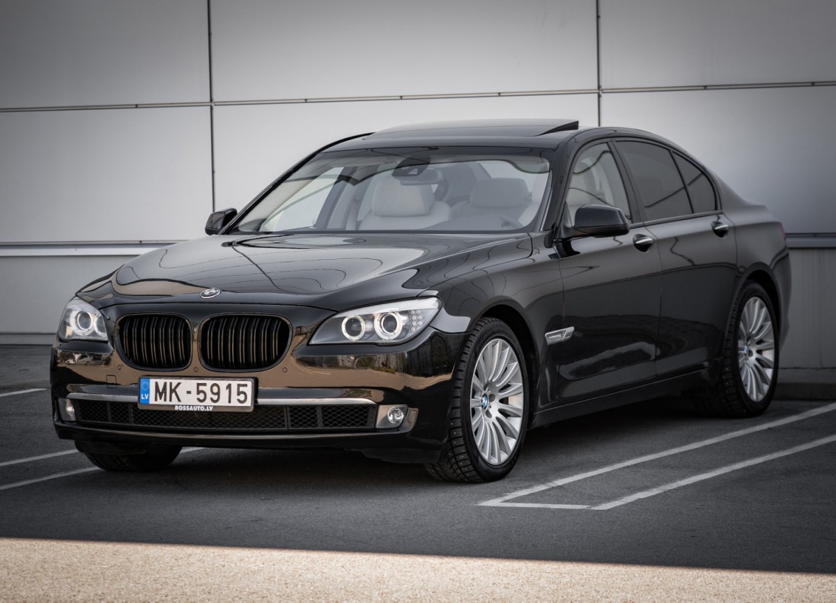 BMW 730