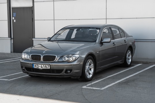 BMW 730
