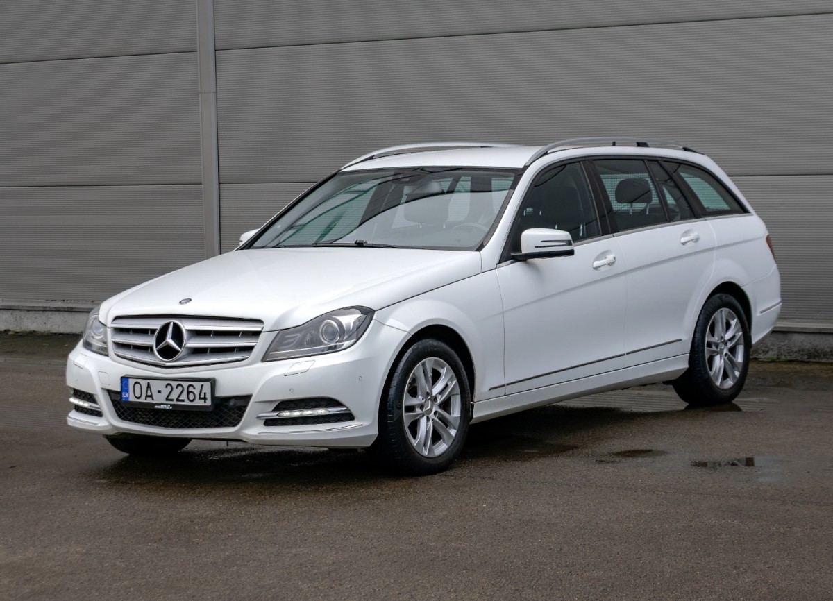 Mercedes-Benz C180