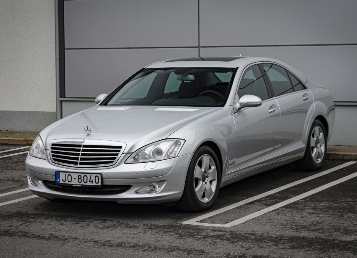 Mercedes-Benz S320