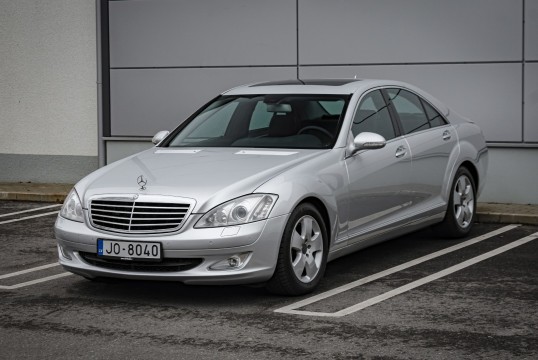 Mercedes-Benz S320