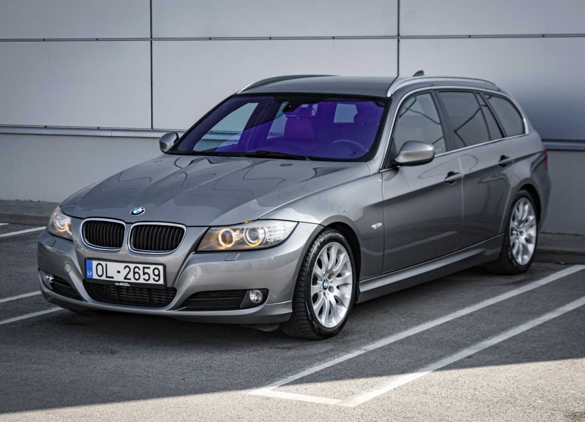 BMW 320
