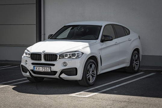 BMW X6