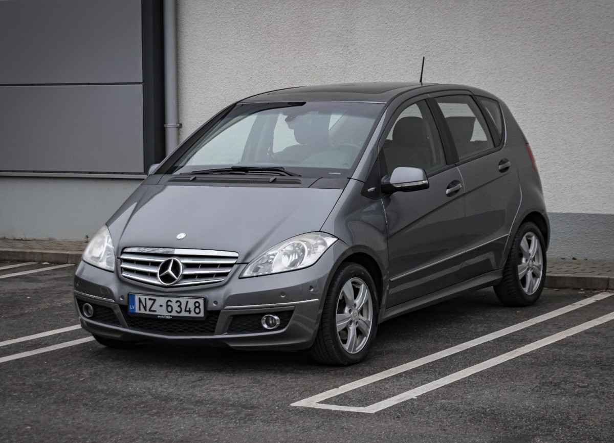 Mercedes-Benz A200