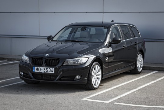 BMW 330