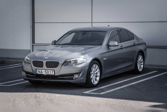 BMW 525
