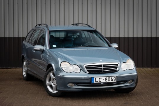 Mercedes-Benz C200