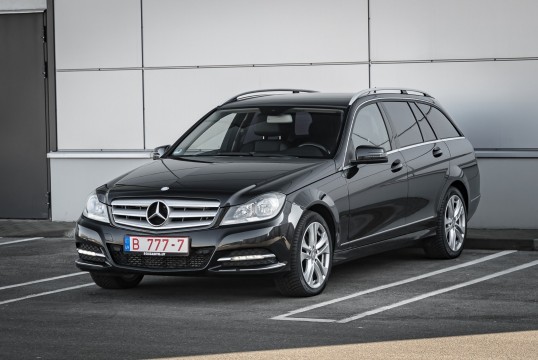 Mercedes-Benz C220