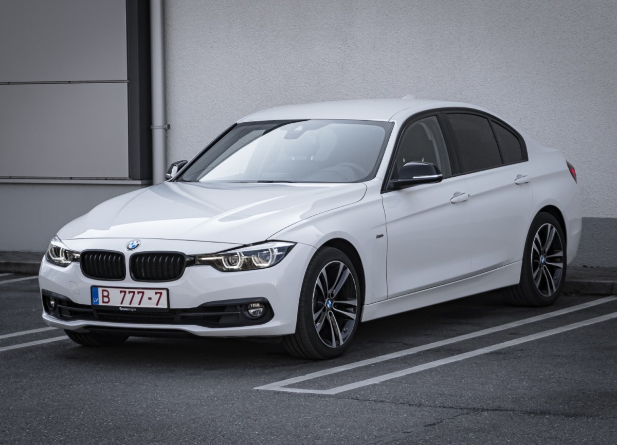 BMW 330