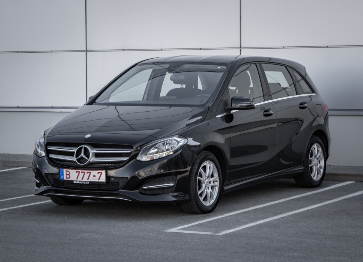 Mercedes-Benz B180