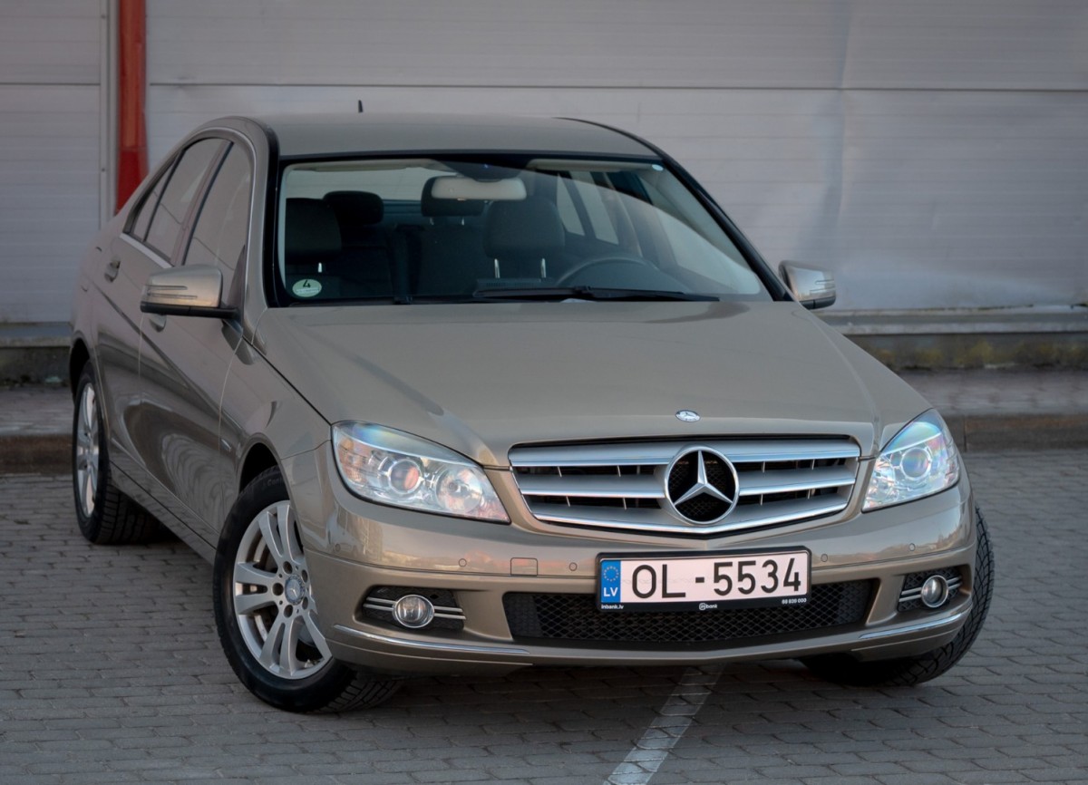 Mercedes-Benz C250