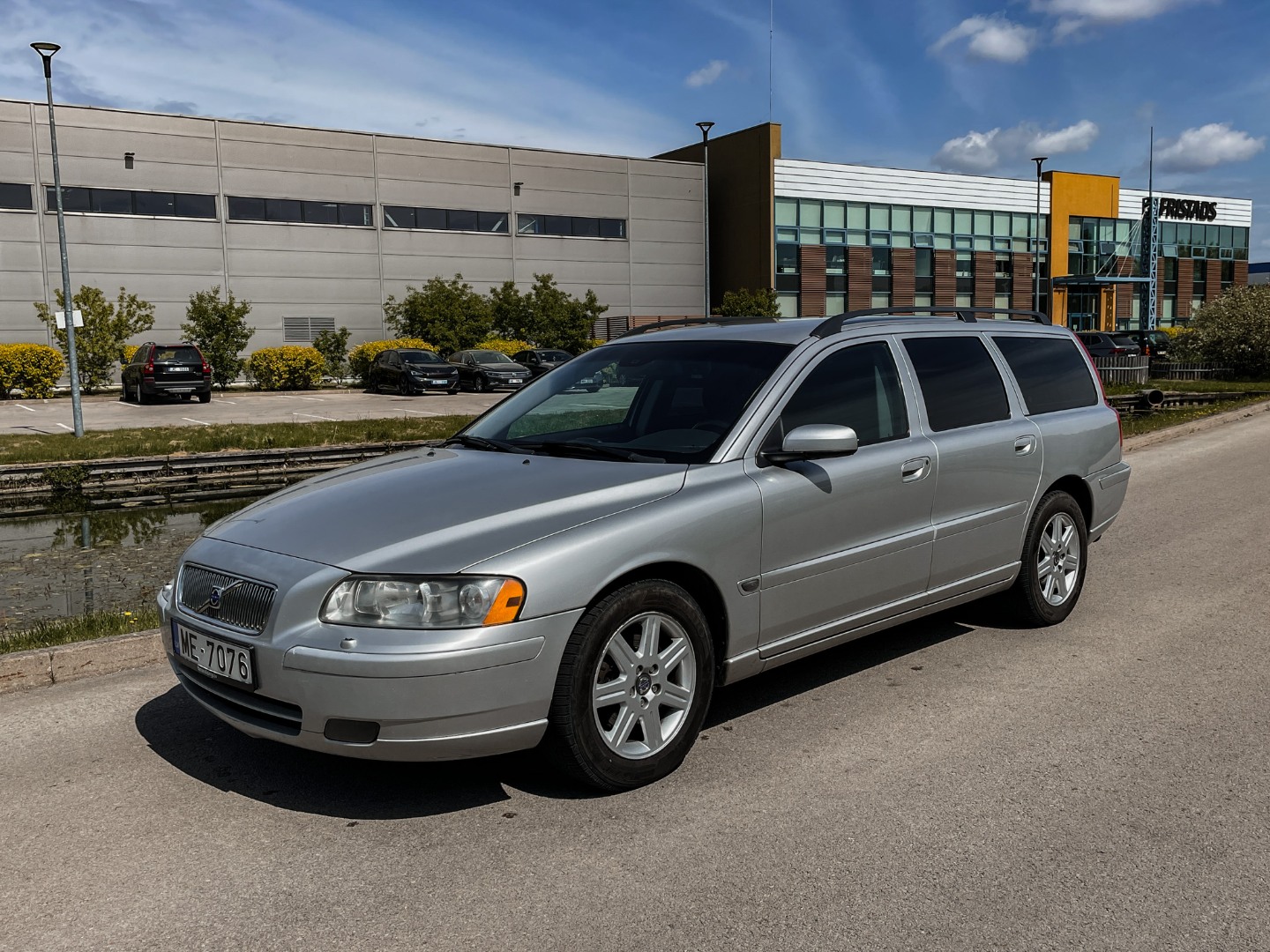 Купить б/у Volvo V70, 2.4 дизель, универсал, 2006 год. Коробка  передач:автомат. - manslizings.lv.