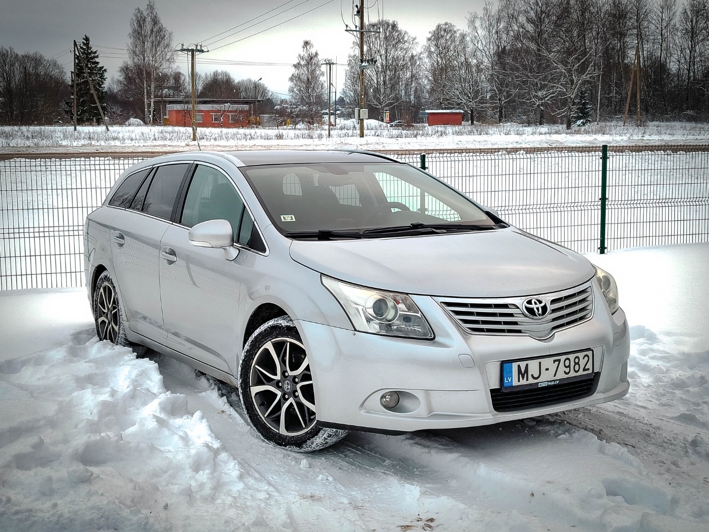 Купить б/у Toyota Avensis, 2.2 дизель, универсал, 2009 год. Коробка  передач:ручная. - manslizings.lv.