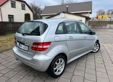 Mercedes-Benz B200