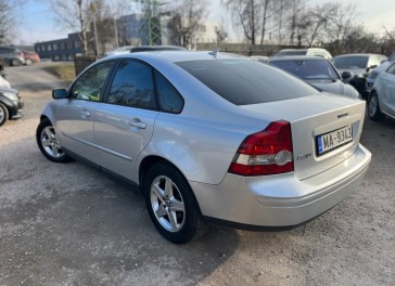 Volvo S40