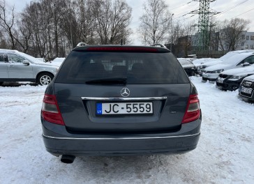 Mercedes-Benz C220