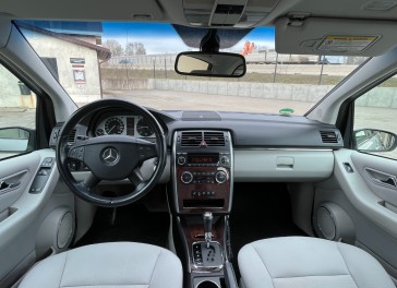 Mercedes-Benz B200