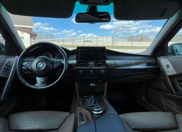 BMW 525