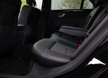 Mercedes-Benz E200