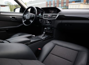 Mercedes-Benz E200