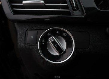 Mercedes-Benz E200