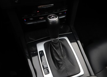 Mercedes-Benz E200