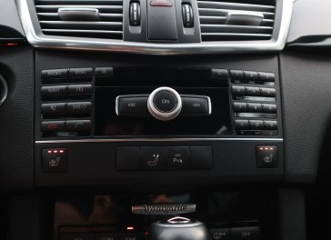 Mercedes-Benz E200