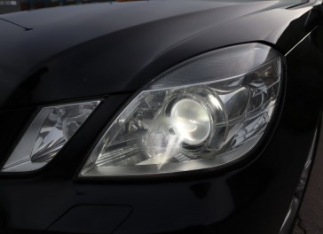 Mercedes-Benz E200