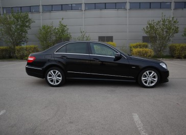 Mercedes-Benz E200