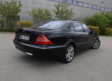 Mercedes-Benz S400