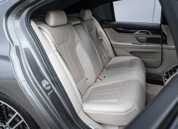 BMW 730