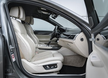 BMW 730