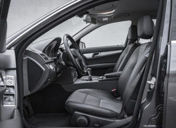 Mercedes-Benz C220