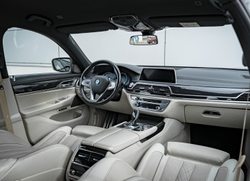 BMW 730
