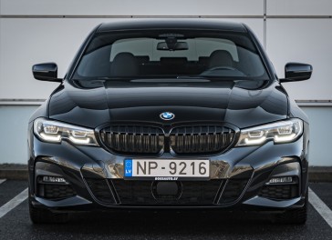 BMW 330