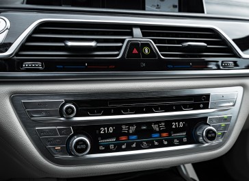 BMW 730