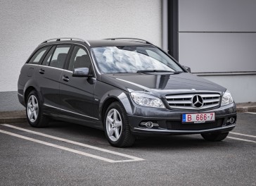 Mercedes-Benz C220