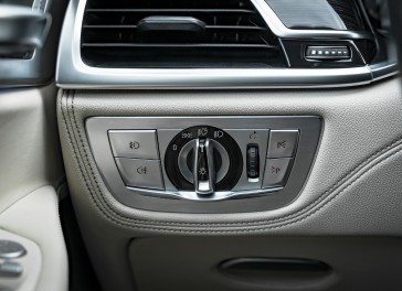 BMW 730