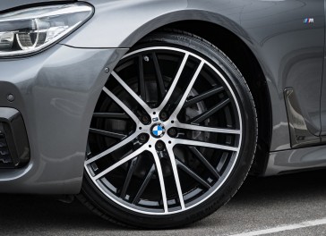 BMW 730