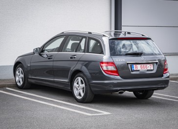 Mercedes-Benz C220