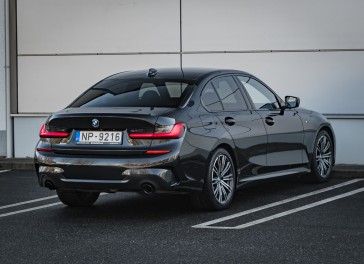 BMW 330
