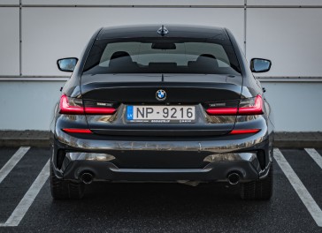 BMW 330