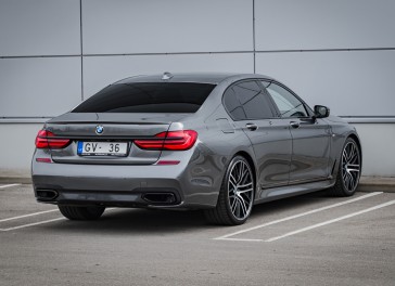 BMW 730
